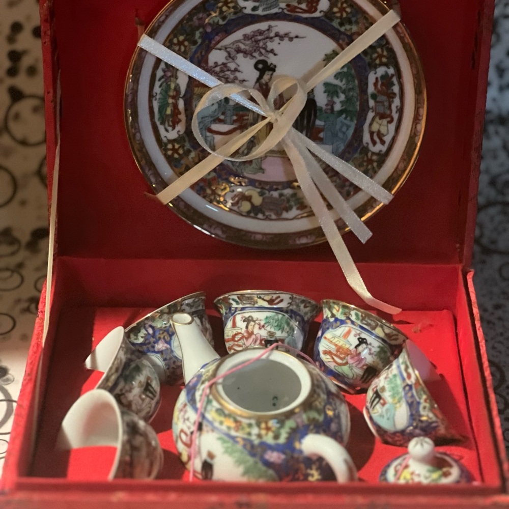 Vintage miniature Porcelain Tea Set hand painted geisha design silk box new